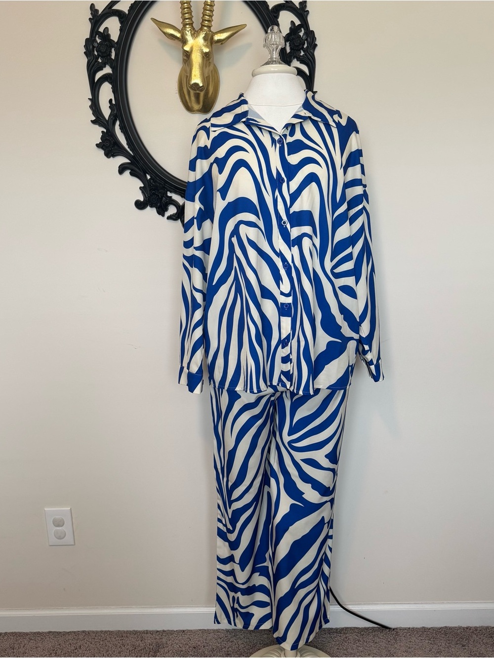 S H E I N Blue and Off White Zebra Print Set - Button-Up Top & Pants